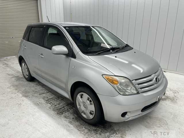2005 Toyota IST