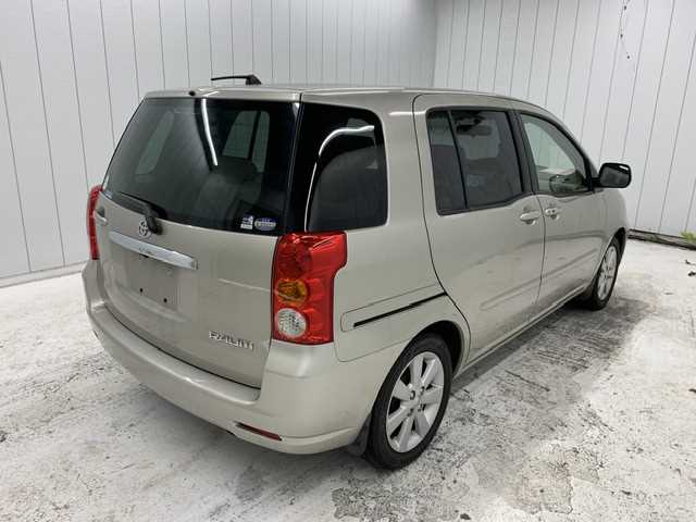 Toyota Raum 2003 photo 4