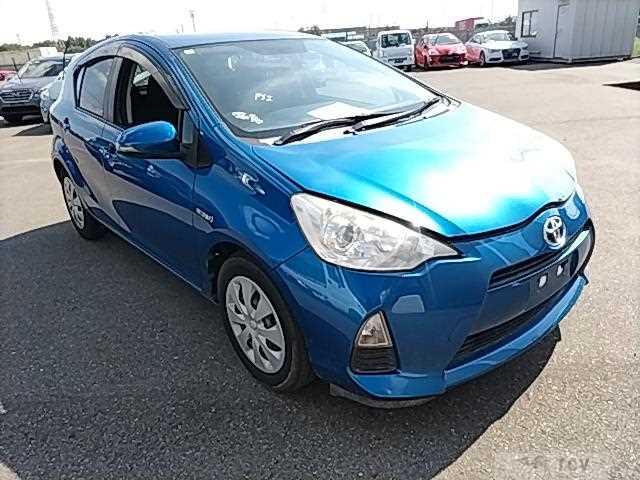 2013 Toyota AQUA