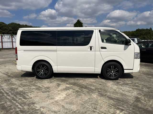 Toyota Hiace Van 2016 photo 5