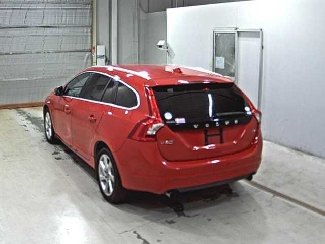 Volvo V60 2015 photo 2