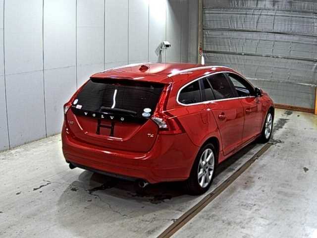 Volvo V60 2015 photo 4