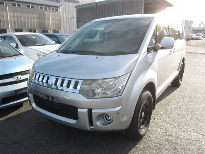 2009 Mitsubishi Delica D5