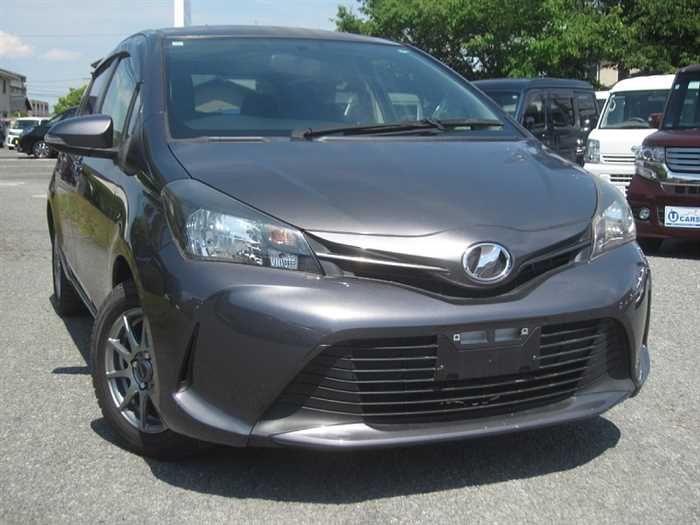 Toyota Vitz 2015 photo 2