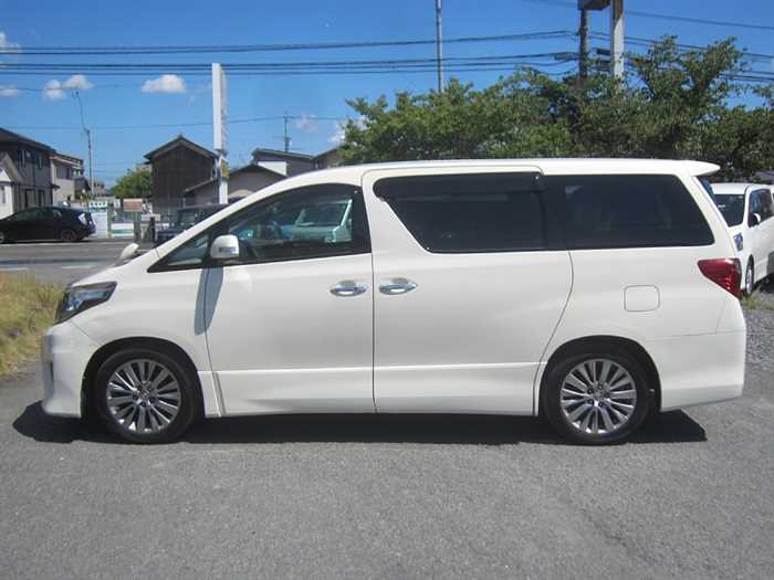 Toyota Alphard 2013 photo 3