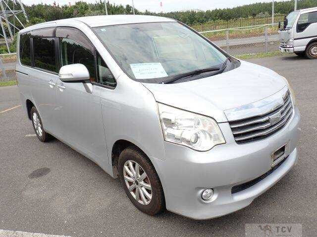 2012 Toyota Noah