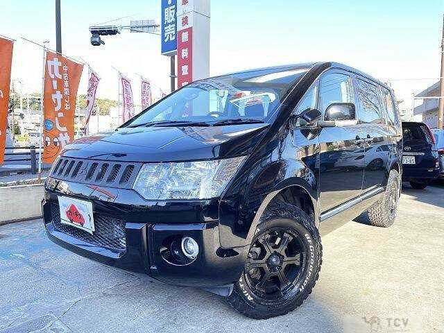 2017 Mitsubishi Delica D5