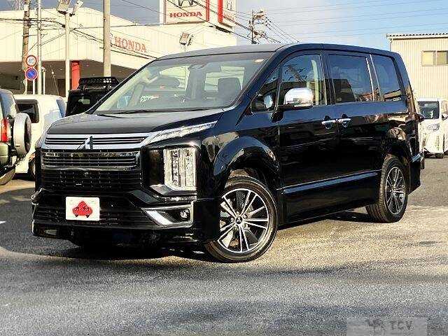 2019 Mitsubishi Delica D5