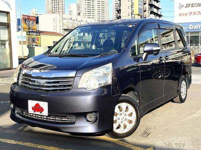 2010 Toyota Noah