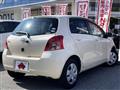 2005 Toyota Vitz