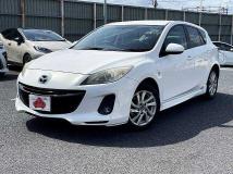 2013 Mazda Axela
