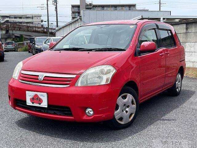 2003 Toyota Raum