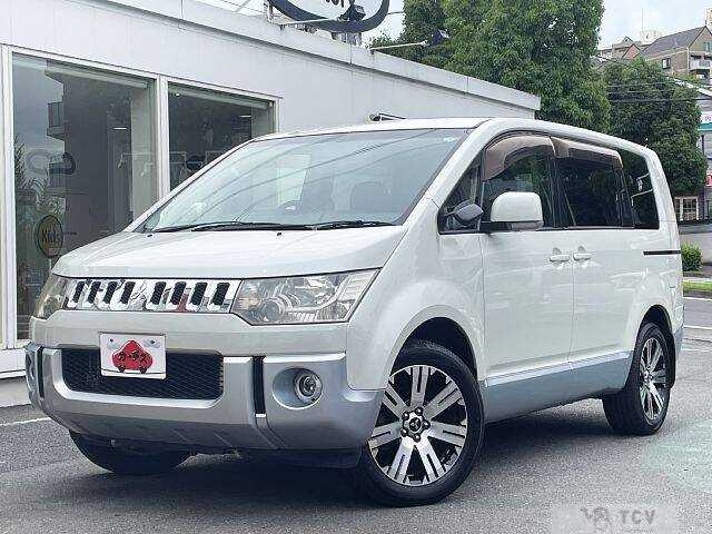 2011 Mitsubishi Delica D5