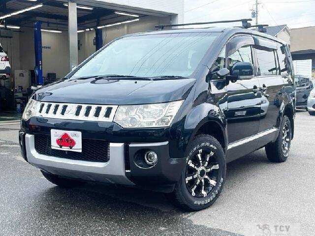 2012 Mitsubishi Delica D5