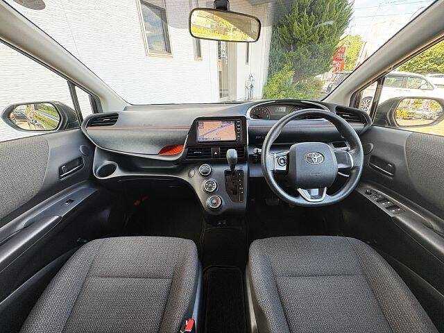 Toyota Sienta 2019 photo 2