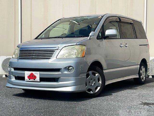 2005 Toyota Noah