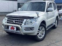 2016 Mitsubishi Pajero
