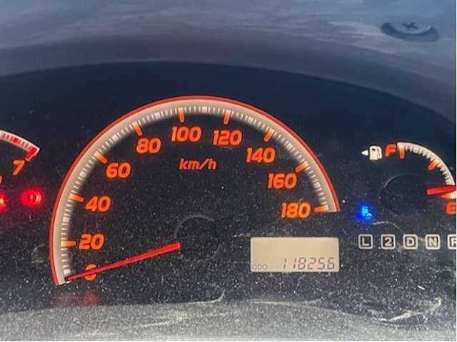 Toyota Ipsum 2001 photo 4