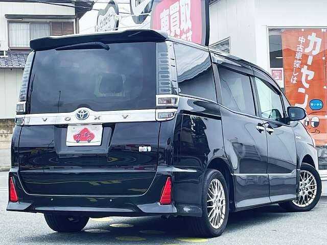 Toyota Voxy 2020 photo 3