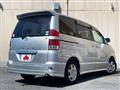2005 Toyota Noah