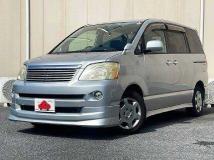 2005 Toyota Noah