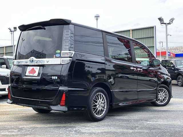 Toyota Voxy 2019 photo 3