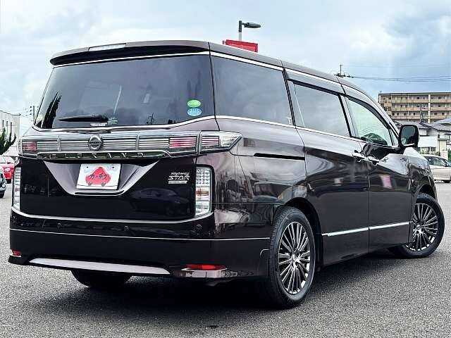 Nissan Elgrand 2019 photo 3