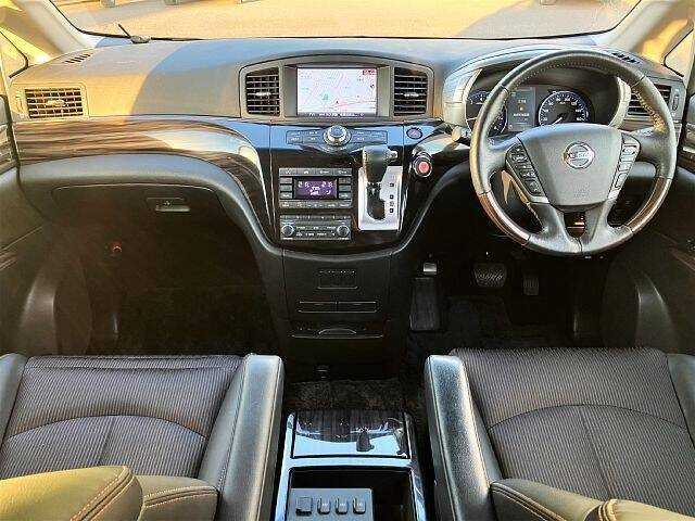 Nissan Elgrand 2019 photo 2