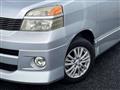 2003 Toyota Voxy