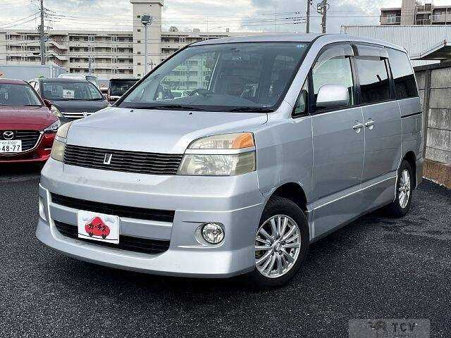 2003 Toyota Voxy