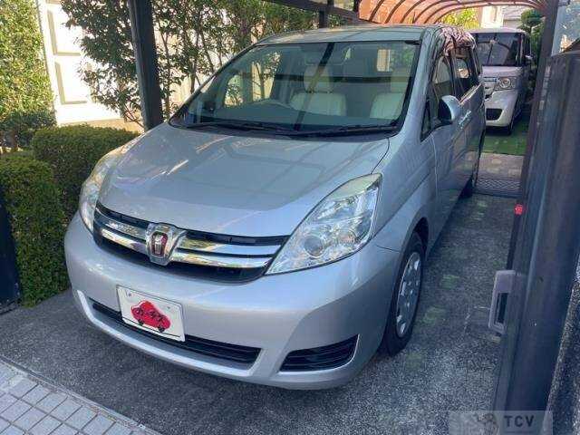 2012 Toyota Isis