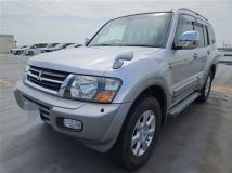 2000 Mitsubishi Pajero