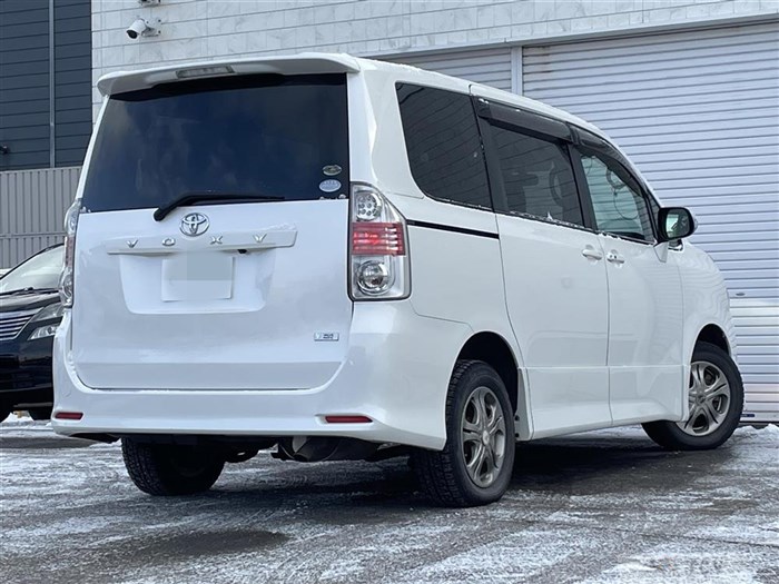 2008 Toyota Voxy