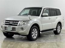 2012 Mitsubishi Pajero