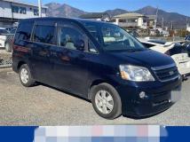 2005 Toyota Noah
