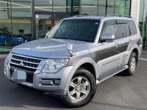 2016 Mitsubishi Pajero