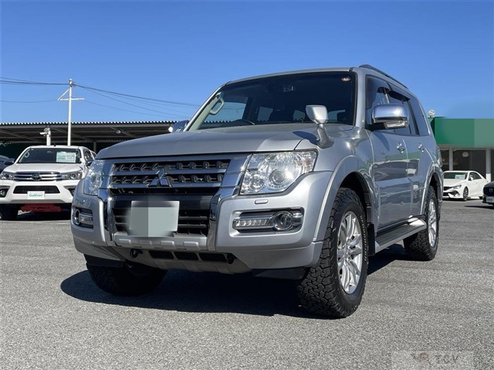 2015 Mitsubishi Pajero