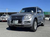 2015 Mitsubishi Pajero
