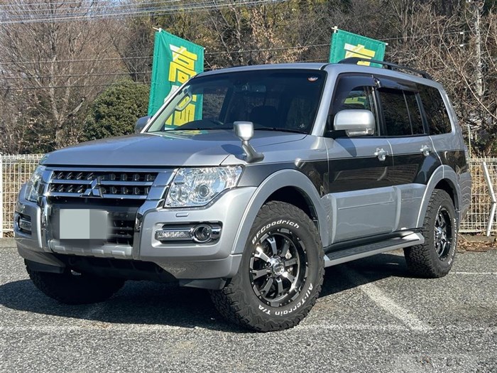 2017 Mitsubishi Pajero