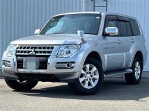 2016 Mitsubishi Pajero