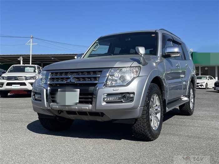 2015 Mitsubishi Pajero