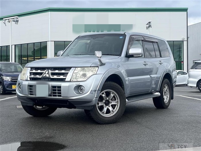 2012 Mitsubishi Pajero