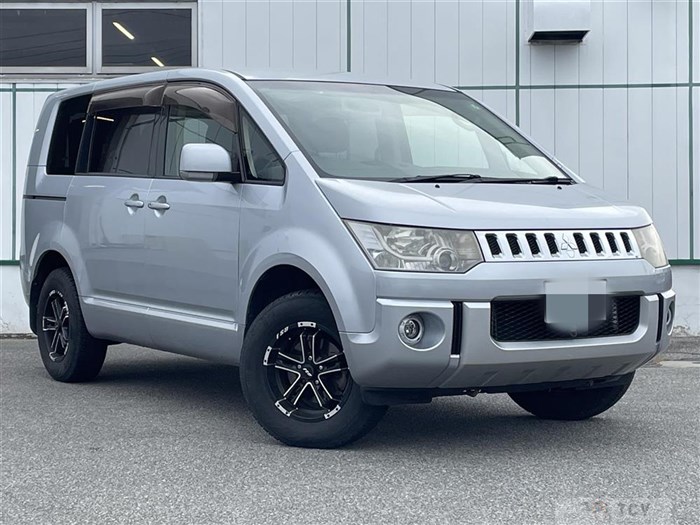 2009 Mitsubishi Delica D5