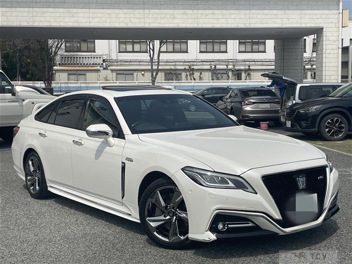 2019 Toyota Crown Hybrid