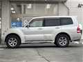 2005 Mitsubishi Pajero