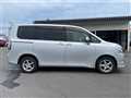 2008 Toyota Voxy