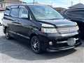 2005 Toyota Voxy