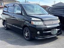 2005 Toyota Voxy