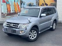 2013 Mitsubishi Pajero