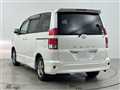 2005 Toyota Noah